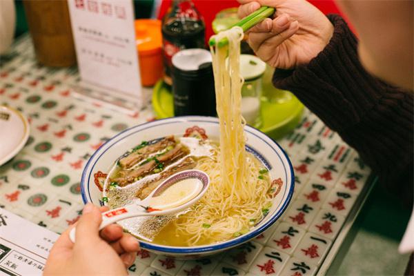 七爷清汤牛腩面产品 门店图片