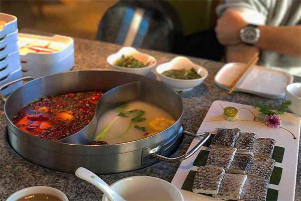 侨巴儿鱼火锅产品 门店图片