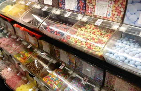 5块5休闲食品有什么优势吸引这么多人？