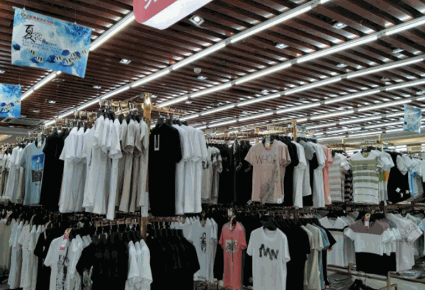 火狐狸服装城产品 门店图片