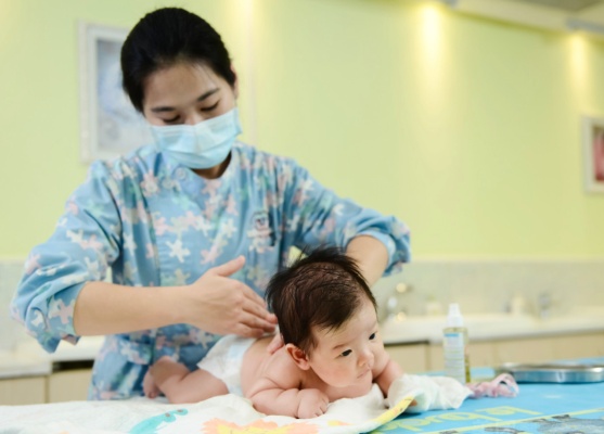 亲娃婴儿游泳馆产品 门店图片