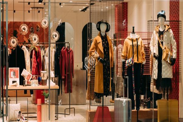 歌语女装产品 门店图片