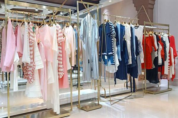 芮女装产品 门店图片