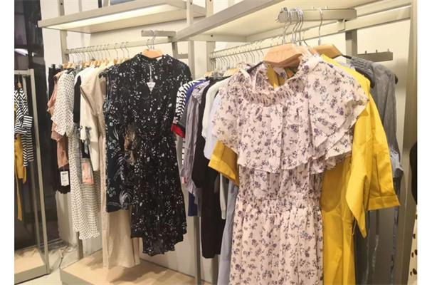 大东宜立服饰产品 门店图片