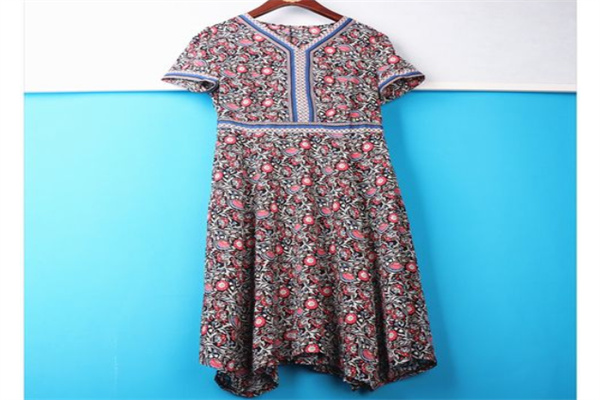大方服饰产品 门店图片