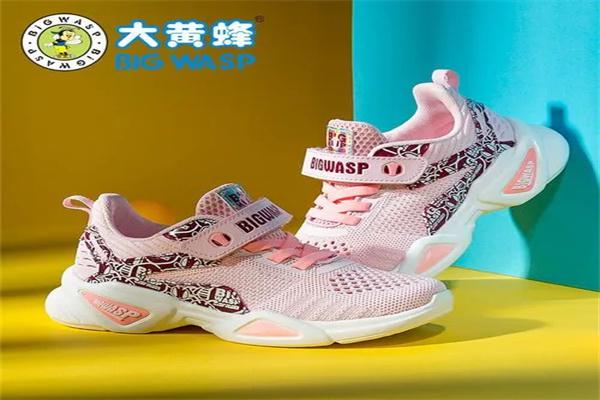 大黄蜂童鞋产品 门店图片