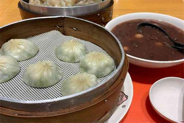 江南小镇小笼包