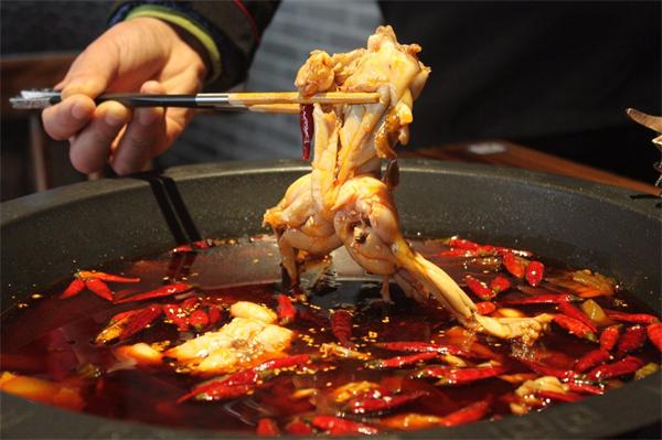 火锅店都是怎样吸引顾客的？