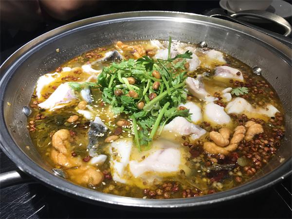 餐饮开店很烦恼？看看酸菜鱼项目是怎么解忧的