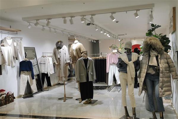 久久丽人服装产品 门店图片