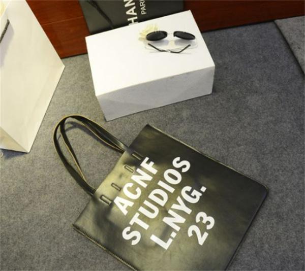 冠杰皮具产品 门店图片