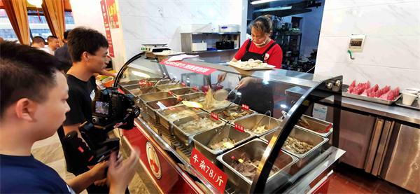 张麻哥牛杂火锅食堂实力怎么样？条件有哪些？