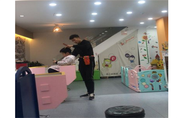 戴蒙儿童造型产品 门店图片