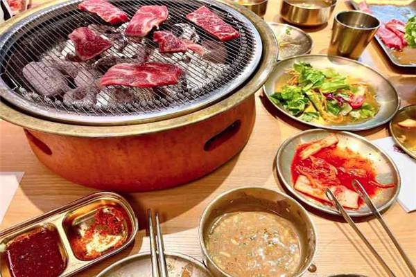 西塔老太太泥炉烤肉