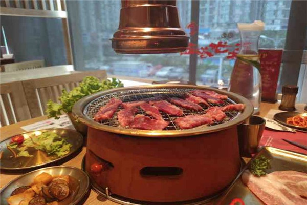 西塔老太太泥炉烤肉
