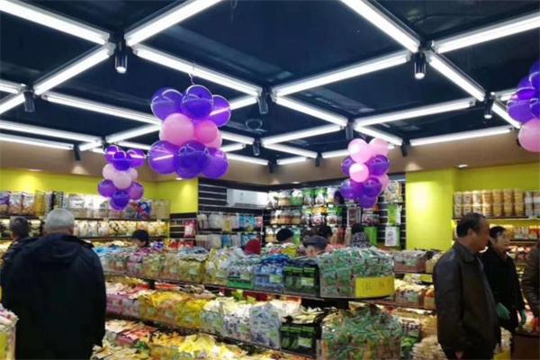 来优品量贩零食产品 门店图片