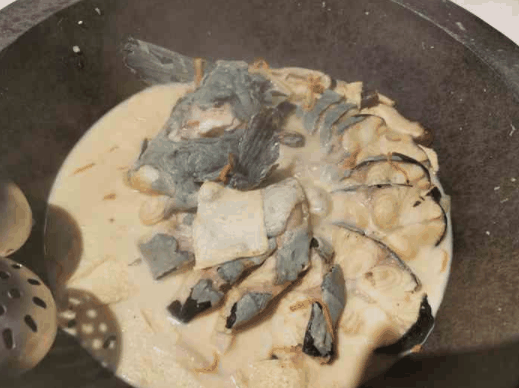 滇君鱼味蒸汽石锅鱼