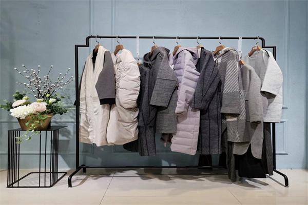 纽方女装产品 门店图片