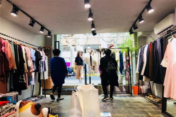 欧点女装产品 门店图片