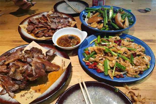 老友记熏酱小酒馆产品 门店图片
