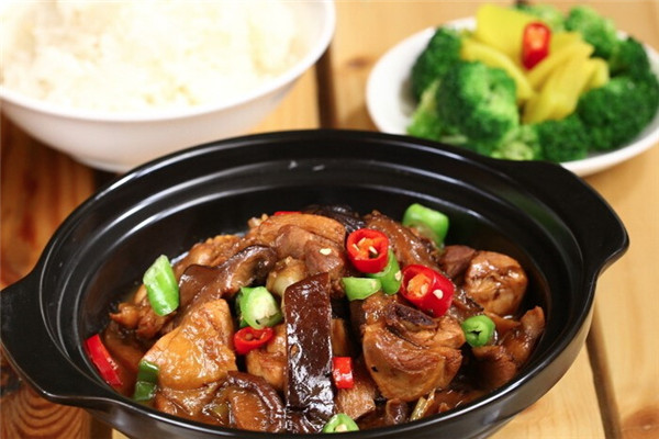 小厨黄焖鸡米饭