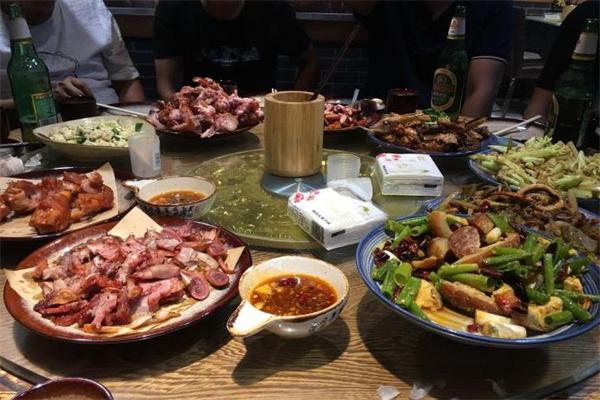 老友记熏酱小酒馆产品 门店图片