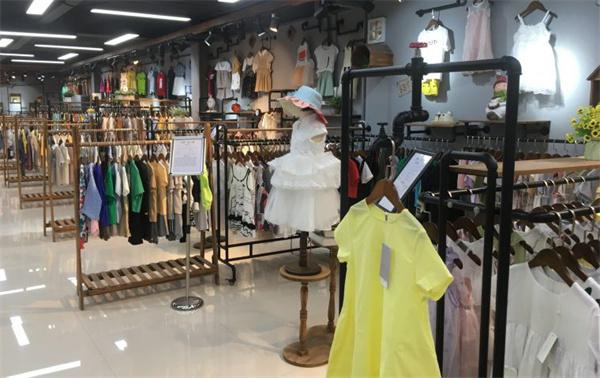 快乐e百童装产品 门店图片