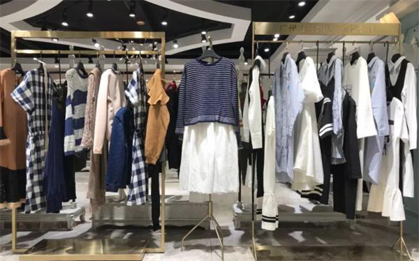 快尚女装产品 门店图片