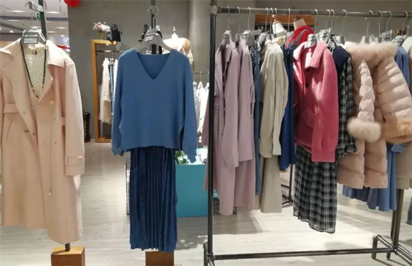 快尚女装产品 门店图片