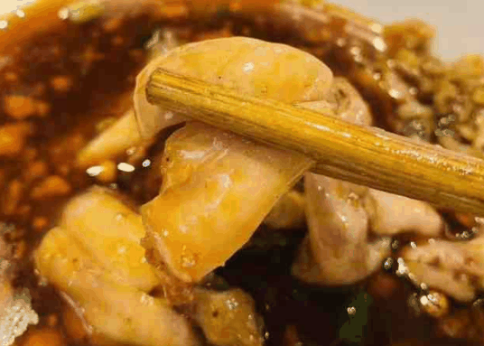 蛙留香美蛙鱼头