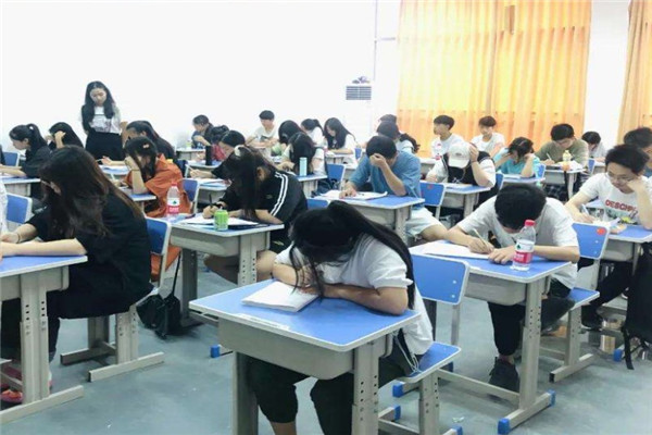 中创考研费需要多少钱？