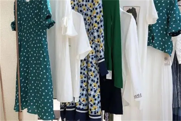丝珂女装产品 门店图片