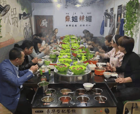 麻姐辣媚自助旋转小火锅