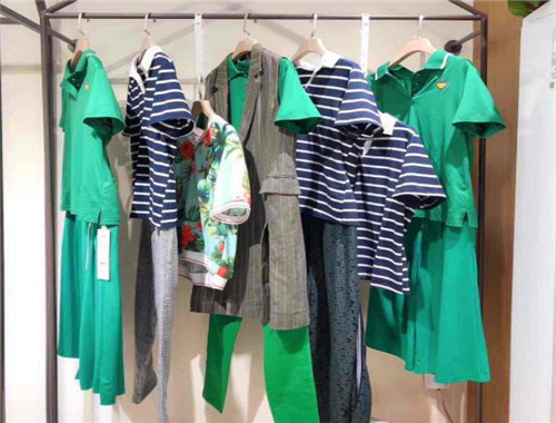 梦之屋女装产品 门店图片