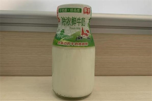梁丰鲜奶直供站产品 门店图片