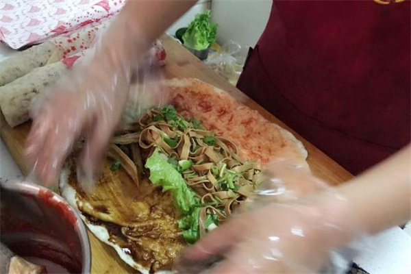 梁记卤肉卷饼产品 门店图片