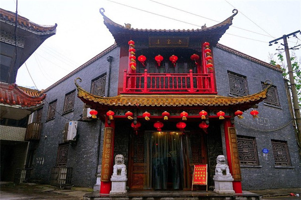 镇江宴春酒楼条件有哪些？怎么？