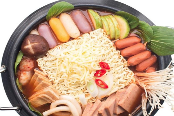 锅聚缘火锅食材费需要多少钱？
