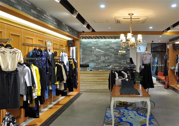 他迅女装产品 门店图片