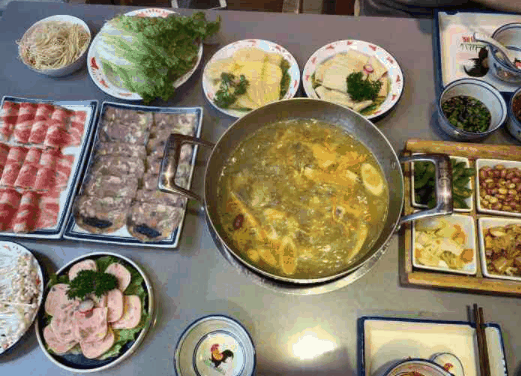 百鸟朝凤港式鸡煲火锅