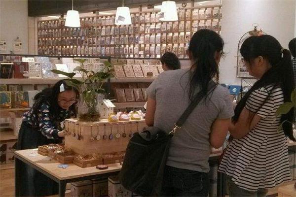 天空之城饰品店