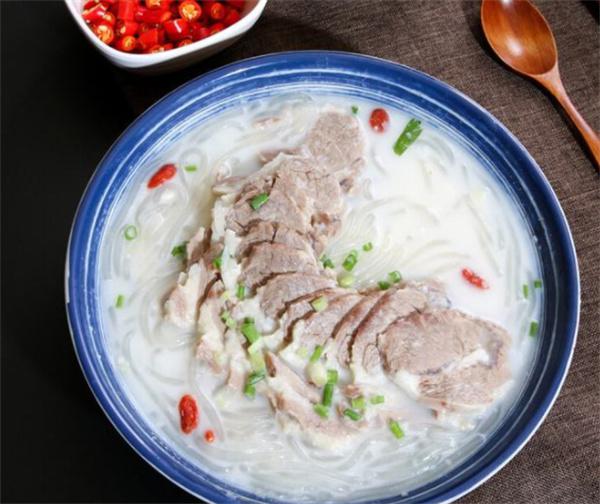 汤锅鲜羊肉粉加盟电话多少？加盟好不好