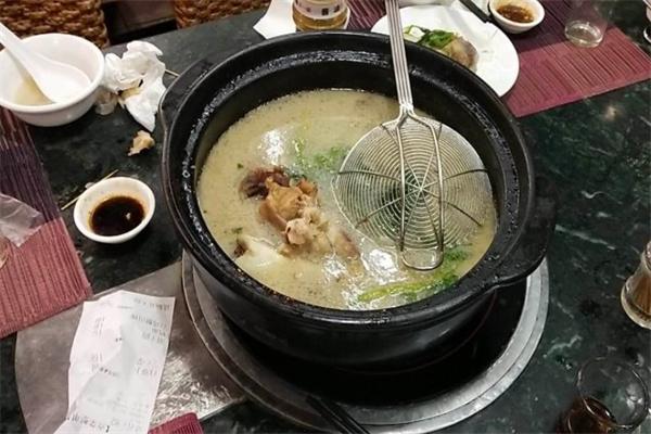天然居筒骨火锅