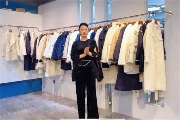 天天红服饰产品 门店图片