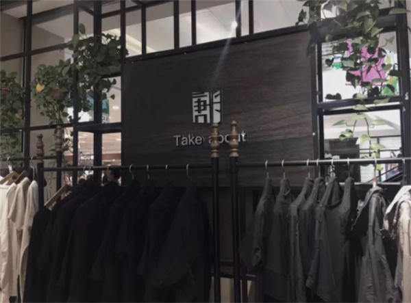 唐卡服装产品 门店图片