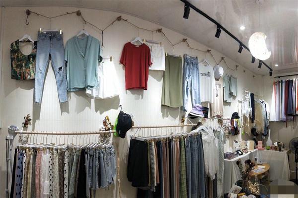 纤麦女装产品 门店图片