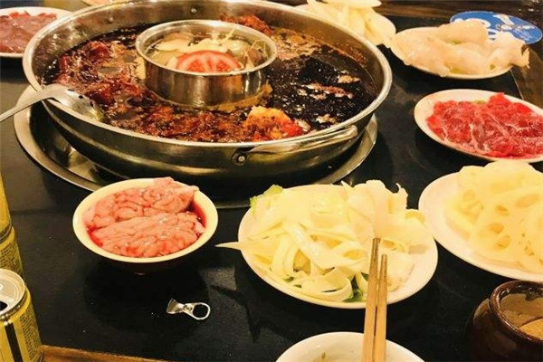 沈家洪城老火锅