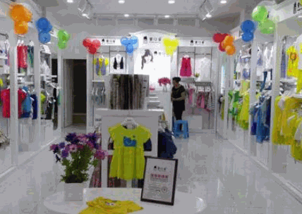 爽仔童装产品 门店图片