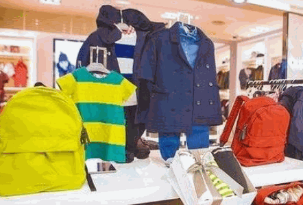爽仔童装产品 门店图片