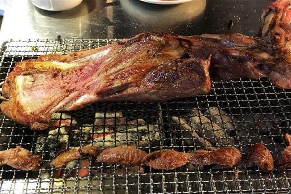 江一湖炭烤羊腿